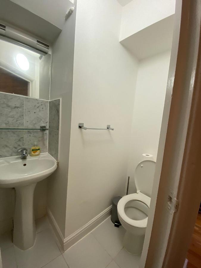 F1-Basement Studio Fits 3 Near Paddington Apartment Londra Exterior foto