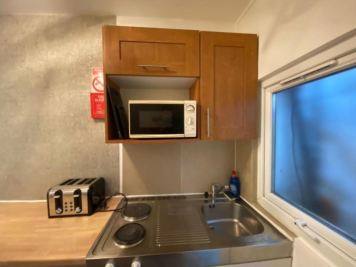 F1-Basement Studio Fits 3 Near Paddington Apartment Londra Exterior foto